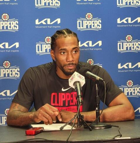 位可与浓眉 位可与浓眉